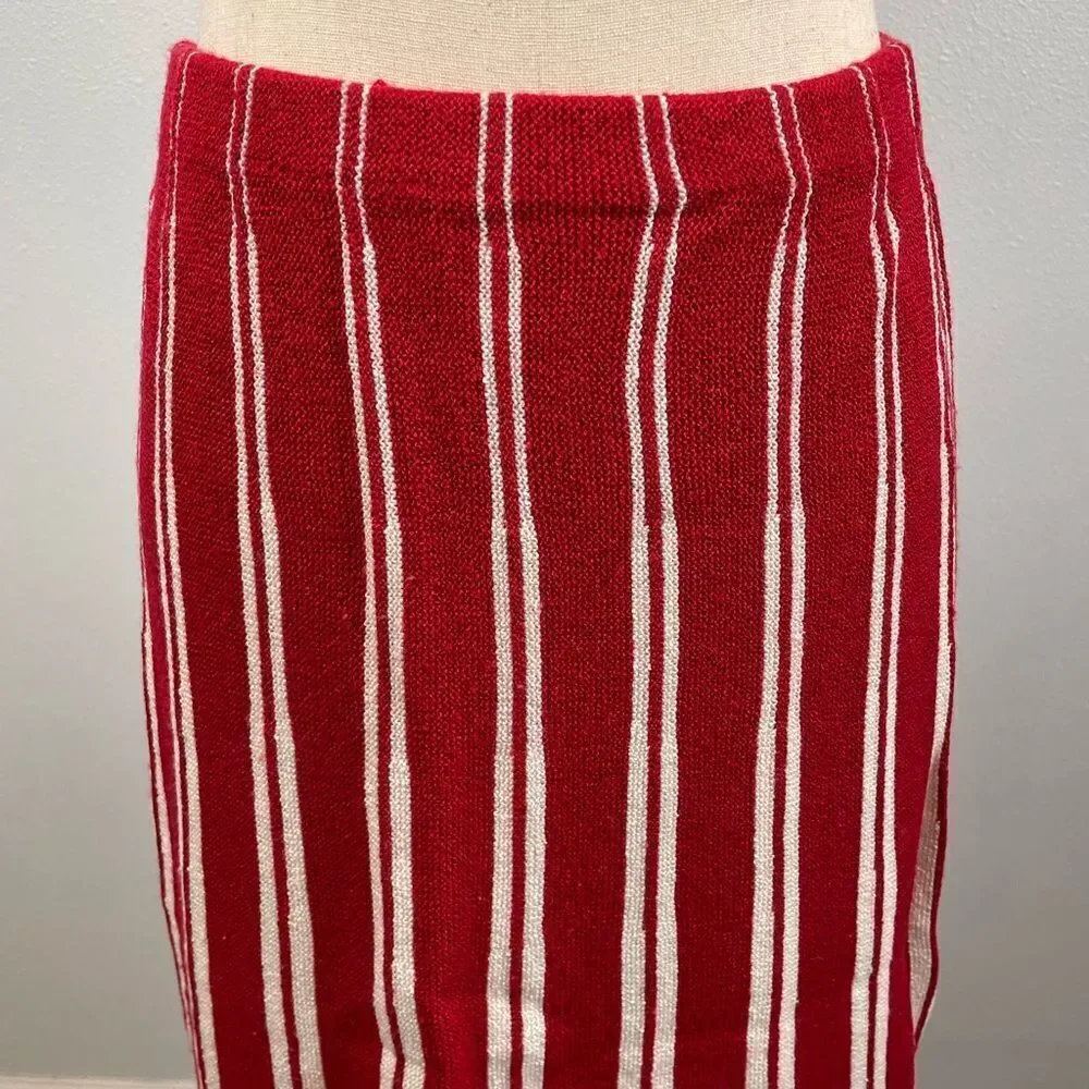 Vintage Savion Sweater and Matching Skirt Size 10